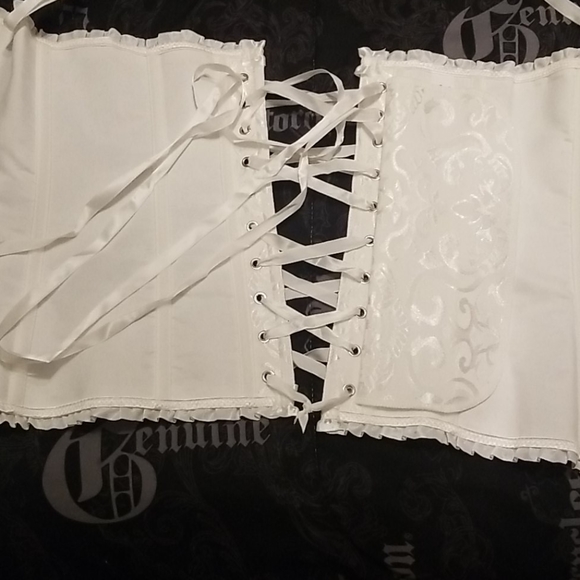 Gorgeous Corset - Picture 13 of 14